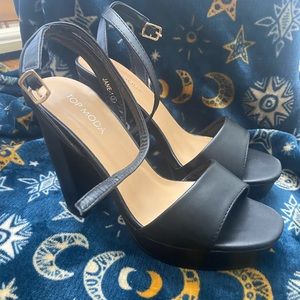 Anybody need a pair of heels that do with everything?